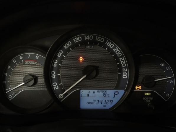 Toyota Corolla XI (E160 E170 E180) с пробегом 2015 года, цена 1 299 000 рублей, 233000 км, седан, Автокод Объявления
