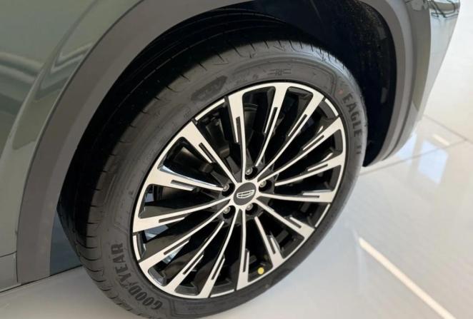 Новый Geely Monjaro I Рестайлинг 2026 года, цена 4 954 990 рублей, внедорожник, Автокод Объявления