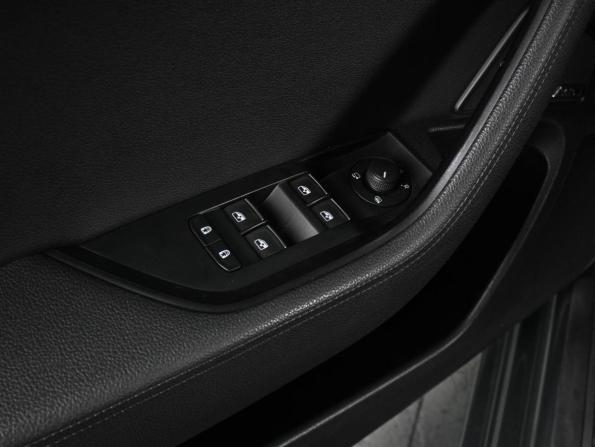 Skoda Superb III Рестайлинг с пробегом 2019 года, цена 2 550 000 рублей, 155743 км, лифтбек, Автокод Объявления
