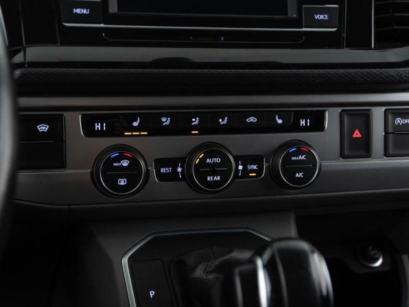 Volkswagen Caravelle T6 Рестайлинг с пробегом 2020 года, цена 4 198 999 рублей, 236747 км, минивэн, Автокод Объявления