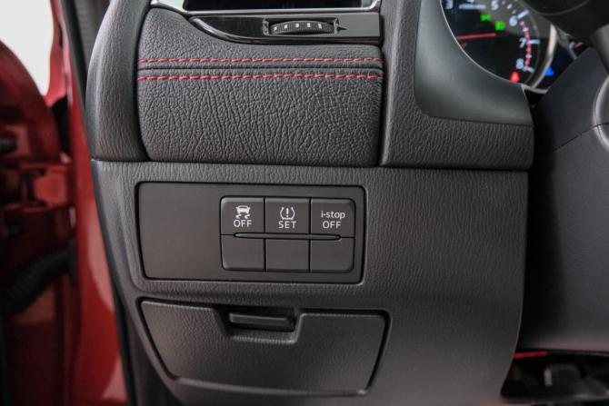 Mazda 6 III (GJ) Рестайлинг с пробегом 2015 года, цена 1 949 000 рублей, 170000 км, седан, Автокод Объявления