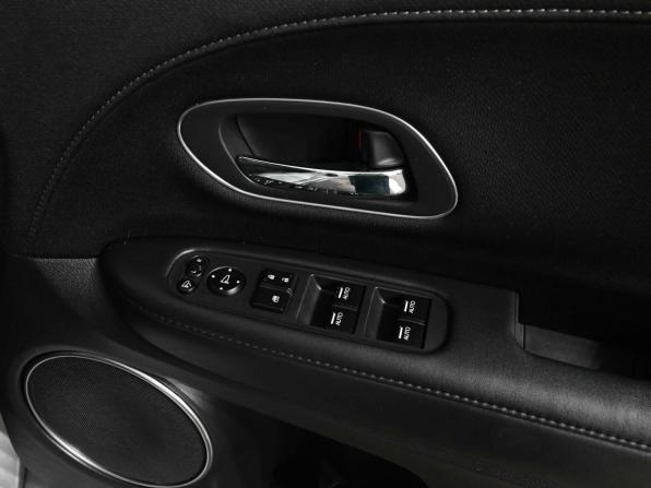 Honda Vezel I с пробегом 2016 года, цена 1 500 000 рублей, 170320 км, внедорожник, Автокод Объявления