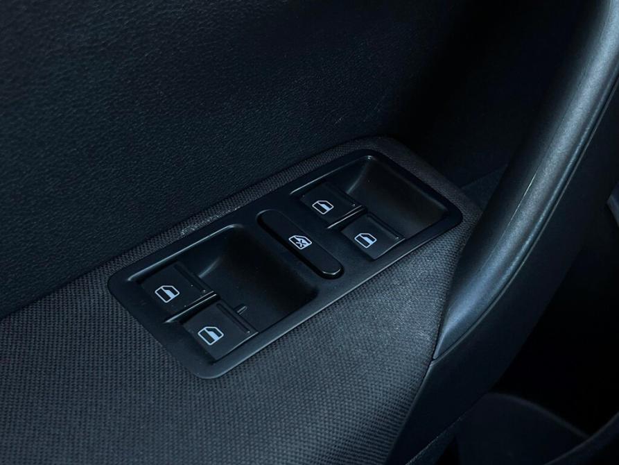 Volkswagen Polo V Рестайлинг Санкт-Петербург  - изображение 20