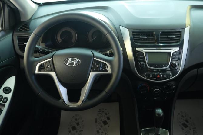 Hyundai Solaris I с пробегом 2011 года, цена 959 000 рублей, 243000 км, седан, Автокод Объявления