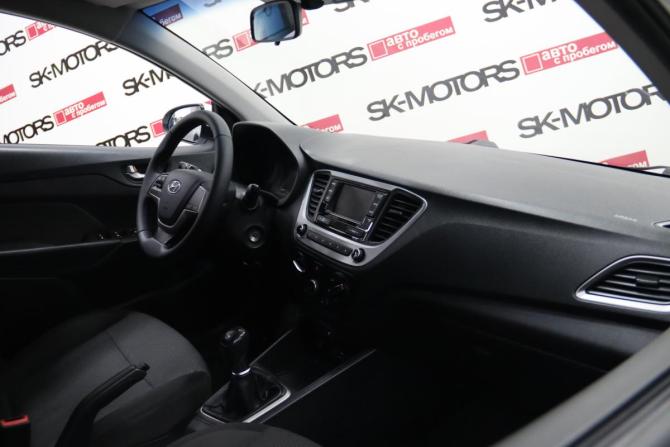 Hyundai Solaris II с пробегом 2018 года, цена 1 040 350 рублей, 184799 км, седан, Автокод Объявления