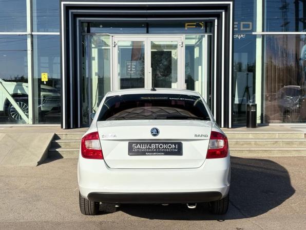 Skoda Rapid I с пробегом 2017 года, цена 1 140 000 рублей, 124525 км, лифтбек, Автокод Объявления