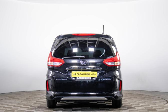 Honda Freed II Рестайлинг с пробегом 2022 года, цена 2 699 000 рублей, 40526 км, компактвэн, Автокод Объявления