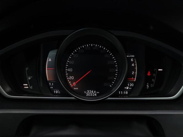 Volvo V40 Cross Country I Рестайлинг с пробегом 2019 года, цена 2 500 000 рублей, 30323 км, хэтчбек, Автокод Объявления