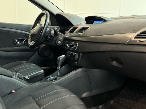 Renault Fluence I Рестайлинг с пробегом 2014 года, цена 770 000 рублей, 143000 км, седан, Автокод Объявления