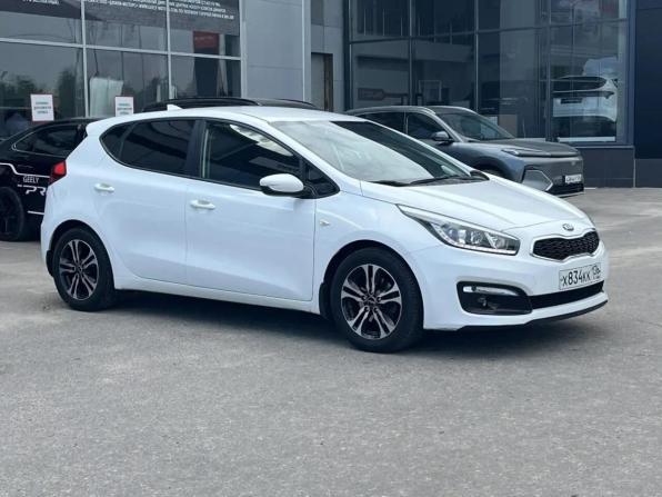 Kia Ceed II Рестайлинг с пробегом 2018 года, цена 1 350 000 рублей, 83555 км, хэтчбек, Автокод Объявления