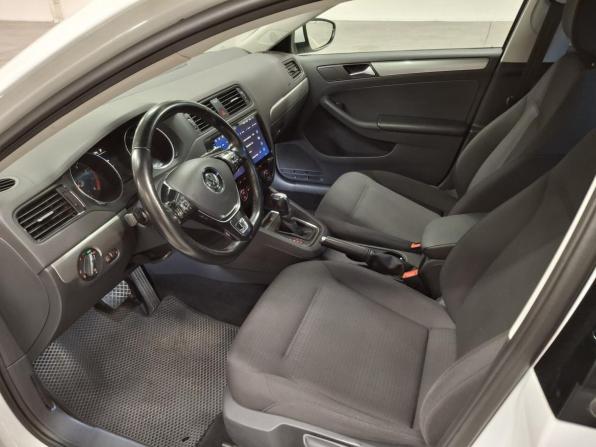 Volkswagen Jetta VI Рестайлинг с пробегом 2016 года, цена 1 375 000 рублей, 122806 км, седан, Автокод Объявления