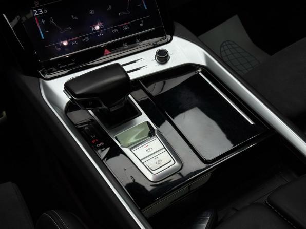 Audi Q6 с пробегом 2023 года, цена 7 099 000 рублей, 38000 км, внедорожник, Автокод Объявления