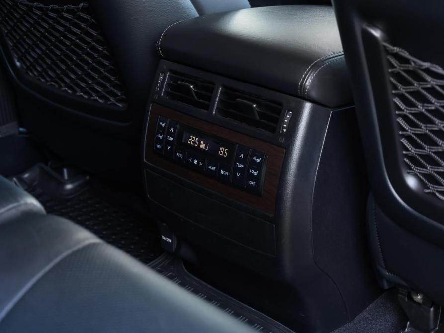 Toyota Land Cruiser 200 Series Рестайлинг 2 Москва  - изображение 19