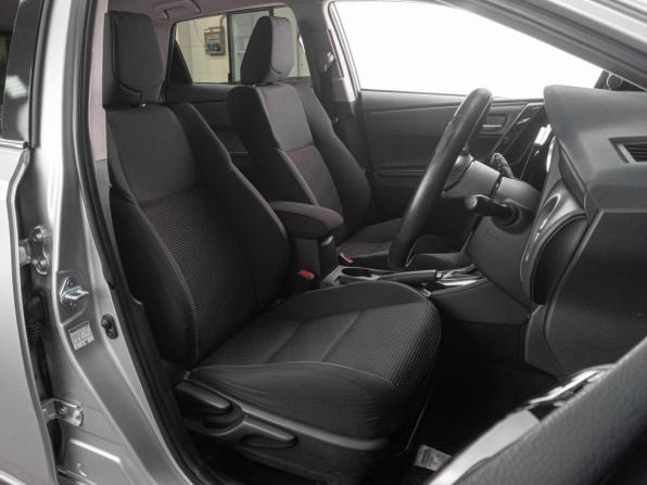 Toyota Auris II Рестайлинг с пробегом 2016 года, цена 1 499 000 рублей, 67117 км, хэтчбек, Автокод Объявления