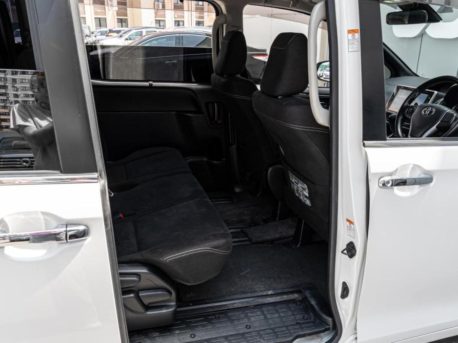 Toyota Esquire I Краснодар  - изображение 13