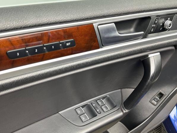 Volkswagen Touareg II Рестайлинг с пробегом 2015 года, цена 2 299 000 рублей, 217555 км, внедорожник, Автокод Объявления