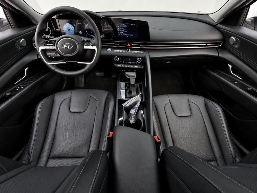 Hyundai Elantra VI (AD) Рестайлинг Ростов-на-Дону  - изображение 5