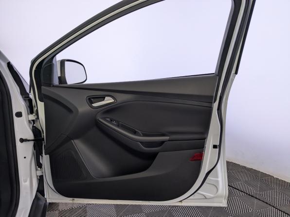 Ford Focus III Рестайлинг с пробегом 2017 года, цена 1 550 000 рублей, 6307 км, седан, Автокод Объявления