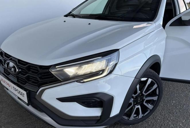 Lada (ВАЗ) Vesta I Рестайлинг (NG) с пробегом 2023 года, цена 1 245 000 рублей, 60136 км, седан, Автокод Объявления