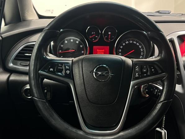 Opel Astra J Рестайлинг с пробегом 2013 года, цена 880 000 рублей, 129041 км, универсал, Автокод Объявления