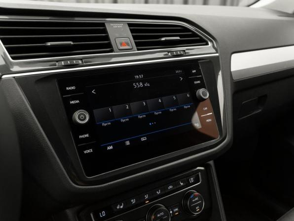 Volkswagen Tiguan II с пробегом 2017 года, цена 1 900 000 рублей, 241775 км, внедорожник, Автокод Объявления