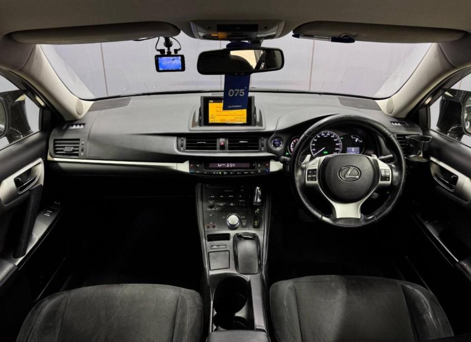 Lexus CT I Благовещенск  - изображение 18
