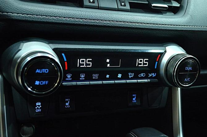 Toyota RAV4 V (XA50) с пробегом 2021 года, цена 3 499 000 рублей, 43000 км, внедорожник, Автокод Объявления