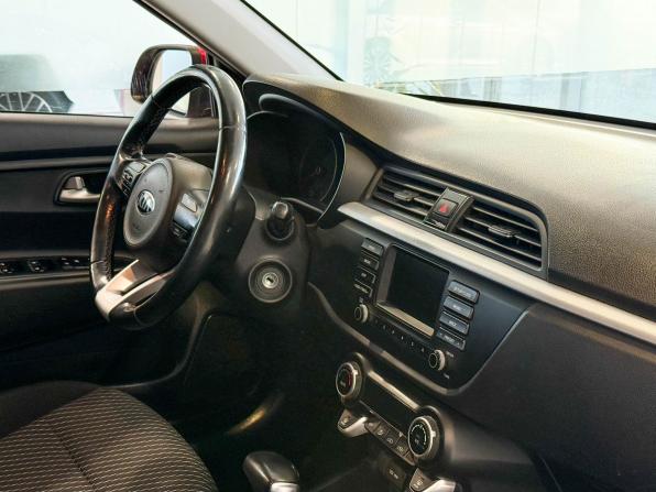 Kia Rio IV с пробегом 2018 года, цена 1 145 000 рублей, 251459 км, хэтчбек, Автокод Объявления