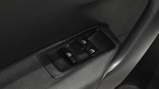 Volkswagen Polo V Рестайлинг с пробегом 2016 года, цена 860 000 рублей, 152000 км, седан, Автокод Объявления