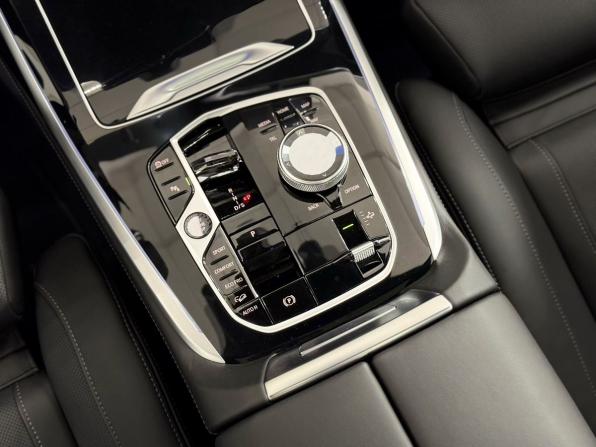BMW X7 I (G07) Рестайлинг с пробегом 2025 года, цена 16 940 000 рублей, 28 км, внедорожник, Автокод Объявления
