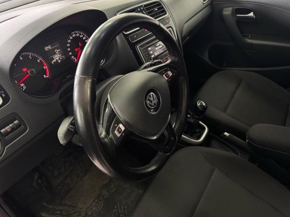 Volkswagen Polo V Рестайлинг с пробегом 2018 года, цена 1 190 000 рублей, 63965 км, седан, Автокод Объявления