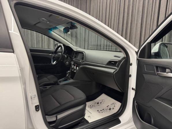 Hyundai Elantra VI (AD) Рестайлинг с пробегом 2019 года, цена 1 299 000 рублей, 132450 км, седан, Автокод Объявления