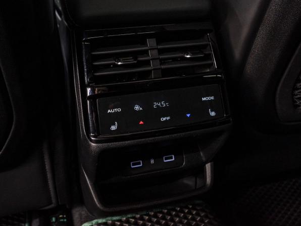Geely Monjaro I с пробегом 2023 года, цена 3 270 000 рублей, 49498 км, внедорожник, Автокод Объявления