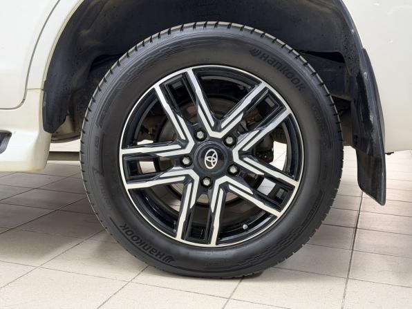 Toyota Land Cruiser 200 Series Рестайлинг 2 с пробегом 2016 года, цена 5 400 000 рублей, 206705 км, внедорожник, Автокод Объявления
