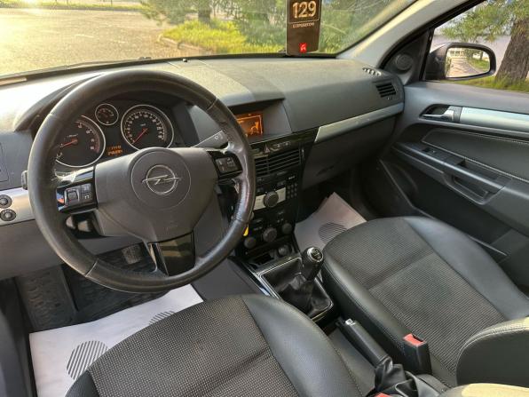 Opel Astra H Рестайлинг с пробегом 2008 года, цена 320 000 рублей, 246093 км, хэтчбек, Автокод Объявления