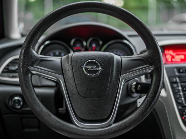 Opel Astra J с пробегом 2011 года, цена 500 000 рублей, 170205 км, хэтчбек, Автокод Объявления