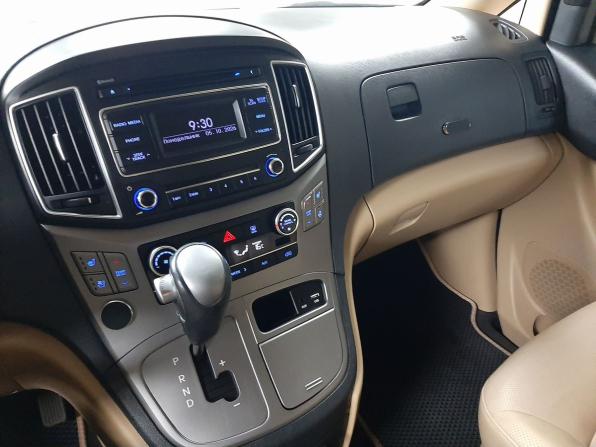 Hyundai H-1 II Рестайлинг 2 с пробегом 2018 года, цена 2 919 000 рублей, 163350 км, минивэн, Автокод Объявления