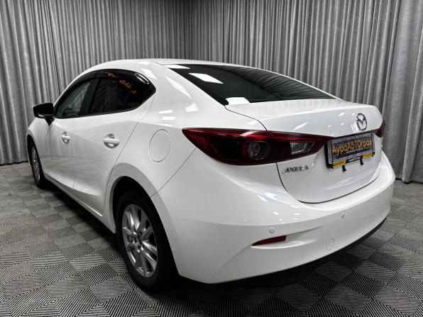 Mazda Axela III Рестайлинг с пробегом 2017 года, цена 1 570 000 рублей, 95146 км, седан, Автокод Объявления