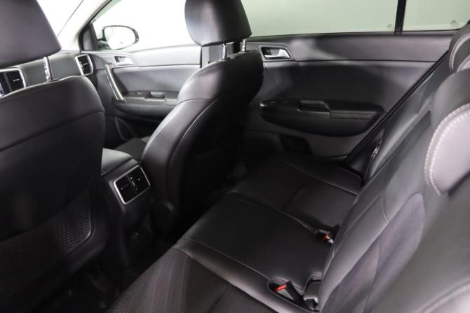 Kia Sportage IV Рестайлинг с пробегом 2019 года, цена 2 449 990 рублей, 105775 км, внедорожник, Автокод Объявления