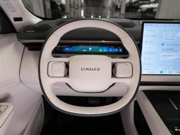 Lynk &amp; Co 900 с пробегом 2025 года, цена 7 850 000 рублей, 50 км, внедорожник, Автокод Объявления