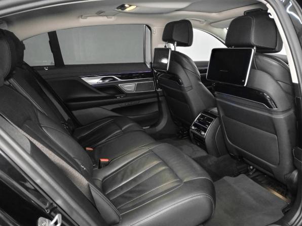 BMW 7 серии VI (G11/G12) Рестайлинг с пробегом 2019 года, цена 5 922 000 рублей, 111220 км, седан, Автокод Объявления