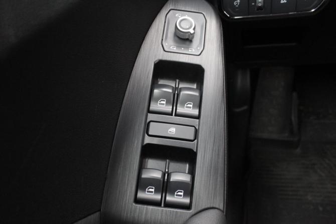 Haval Jolion I с пробегом 2023 года, цена 1 995 000 рублей, 37121 км, внедорожник, Автокод Объявления