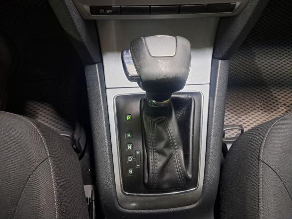 Skoda Octavia II (A5) Рестайлинг с пробегом 2013 года, цена 735 000 рублей, 215106 км, лифтбек, Автокод Объявления