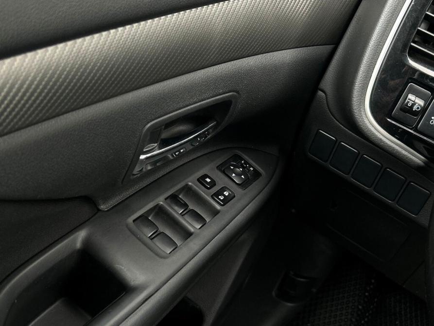 Mitsubishi Outlander III Рестайлинг Санкт-Петербург  - изображение 16