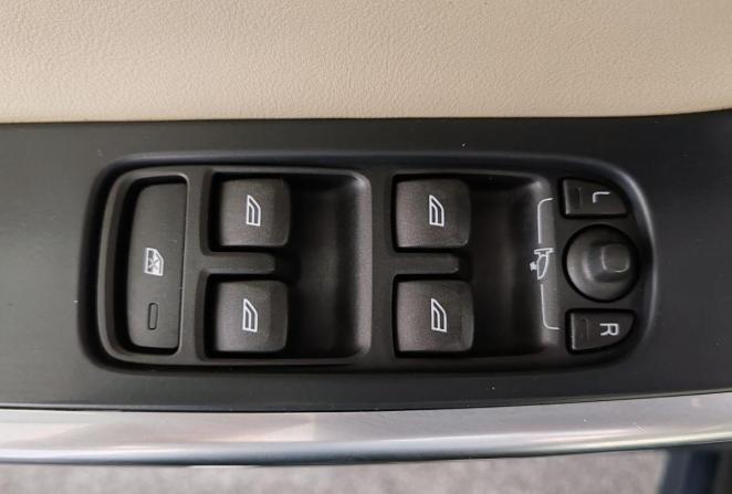 Volvo XC60 I Рестайлинг с пробегом 2014 года, цена 1 690 000 рублей, 268683 км, внедорожник, Автокод Объявления