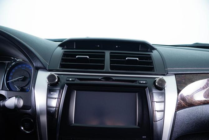 Toyota Camry VII (XV50) Рестайлинг с пробегом 2015 года, цена 1 799 000 рублей, 209075 км, седан, Автокод Объявления