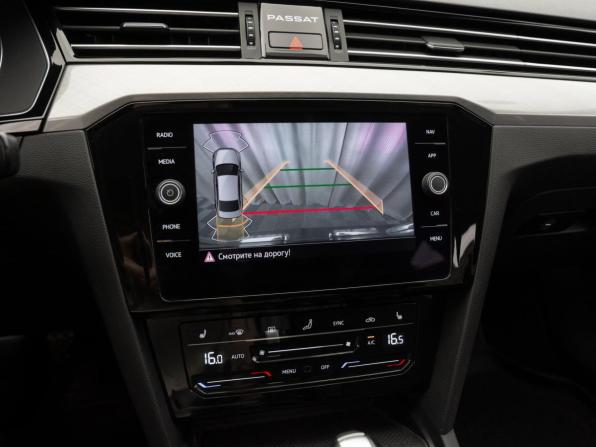 Volkswagen Passat B8 Рестайлинг с пробегом 2021 года, цена 2 450 000 рублей, 102773 км, седан, Автокод Объявления