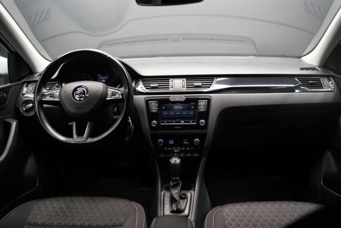 Skoda Rapid I Рестайлинг с пробегом 2018 года, цена 1 640 000 рублей, 98000 км, лифтбек, Автокод Объявления