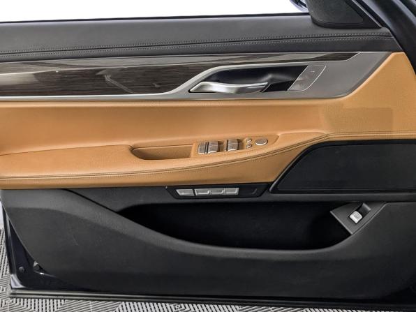 BMW 7 серии VI (G11/G12) с пробегом 2016 года, цена 3 185 000 рублей, 170782 км, седан, Автокод Объявления