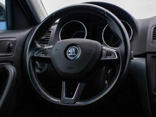 Skoda Yeti I Рестайлинг с пробегом 2017 года, цена 1 445 000 рублей, 136556 км, внедорожник, Автокод Объявления